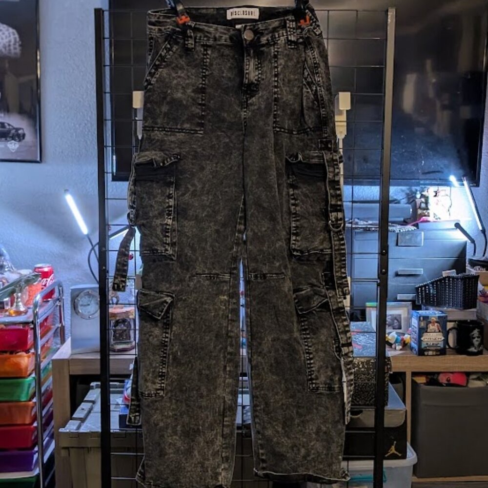 GT1 DISCLOSURE Acid Wash Multi-Pocket Cargo Jeans